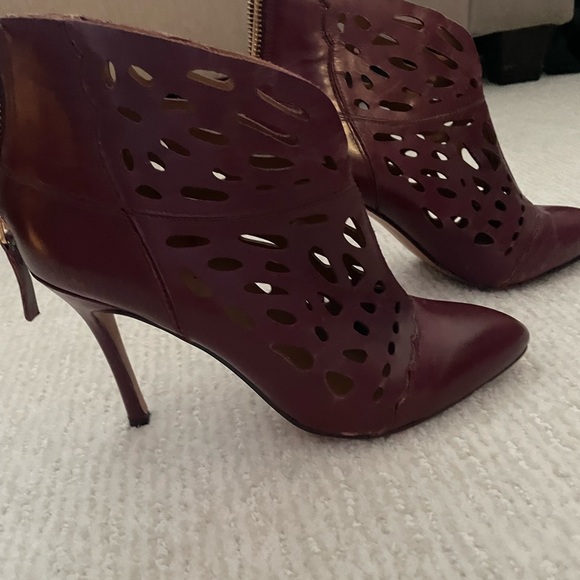 Size 7 - Nine West laser cut leather booties. Wine colour. - Picture 3 of 7